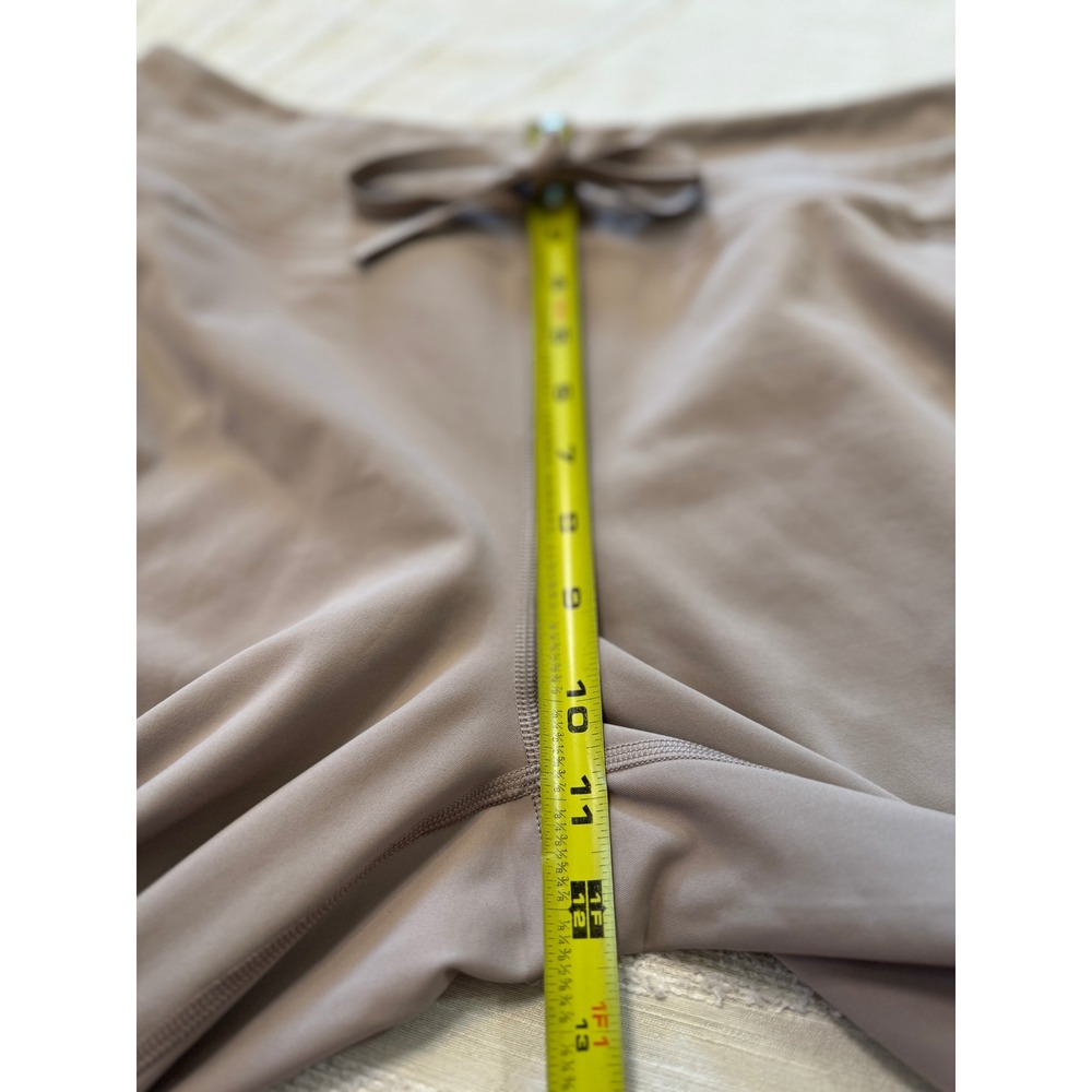 Athleta Women's Medium Petite Rainier Cargo Jogger Taupe Fleece Pants - Picture 5 of 8